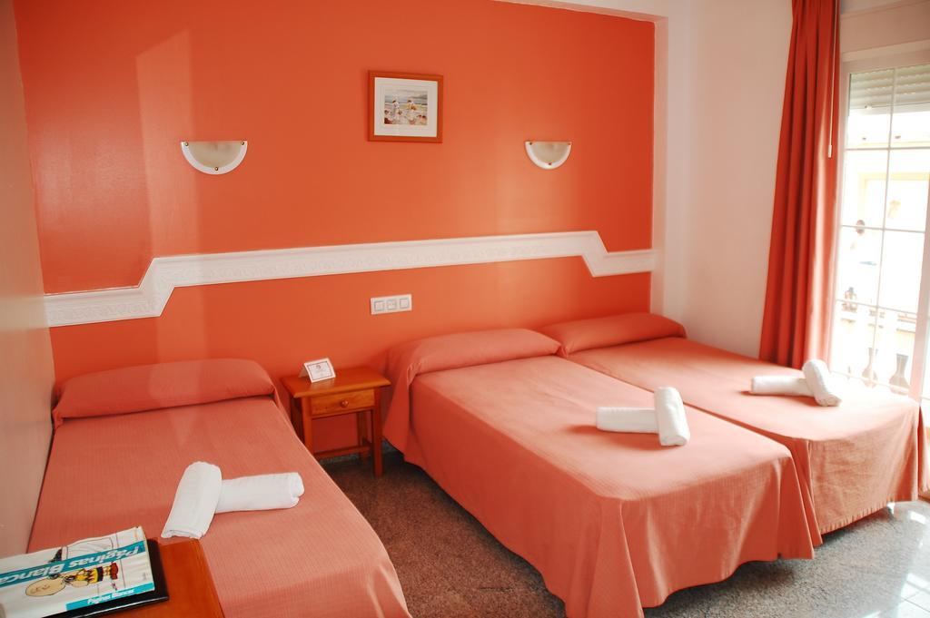 Hostal Mary Tere Salobrena Exterior photo