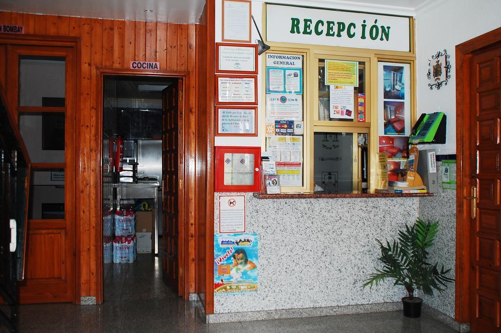 Hostal Mary Tere Salobrena Exterior photo